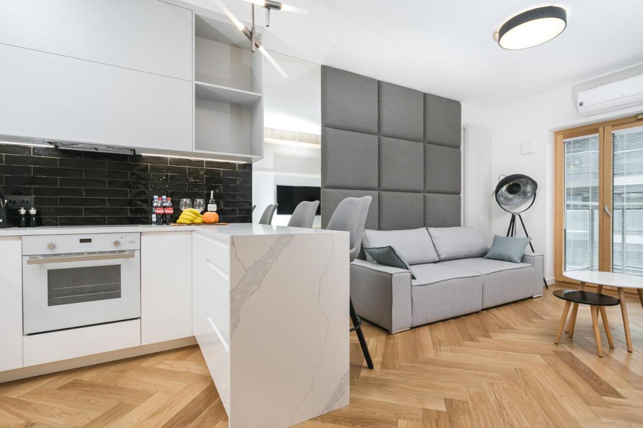 Luxury Apartments Mennica Residence - Golden Apartments - City Center 바르샤바 외부 사진