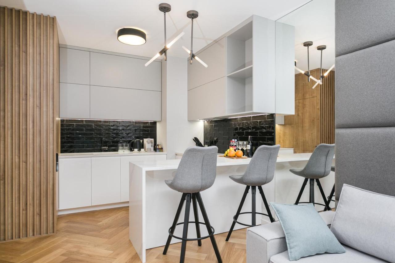 Luxury Apartments Mennica Residence - Golden Apartments - City Center 바르샤바 외부 사진