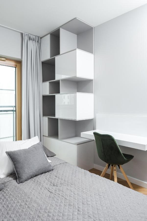 Luxury Apartments Mennica Residence - Golden Apartments - City Center 바르샤바 외부 사진