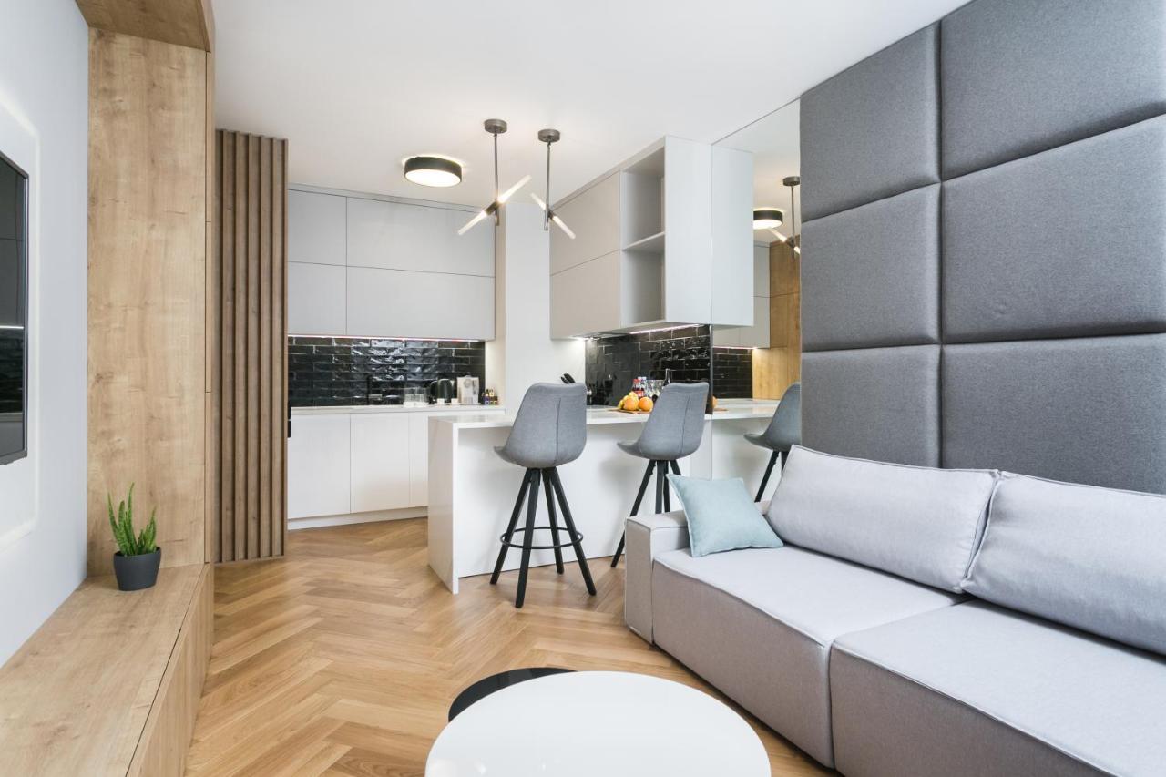 Luxury Apartments Mennica Residence - Golden Apartments - City Center 바르샤바 외부 사진
