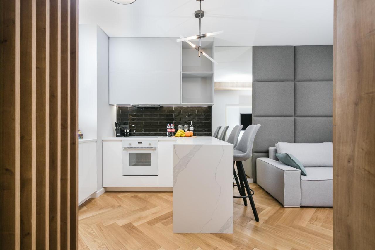 Luxury Apartments Mennica Residence - Golden Apartments - City Center 바르샤바 외부 사진