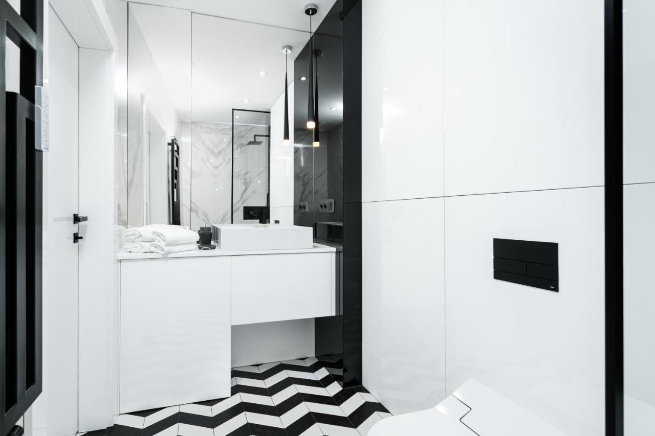 Luxury Apartments Mennica Residence - Golden Apartments - City Center 바르샤바 외부 사진