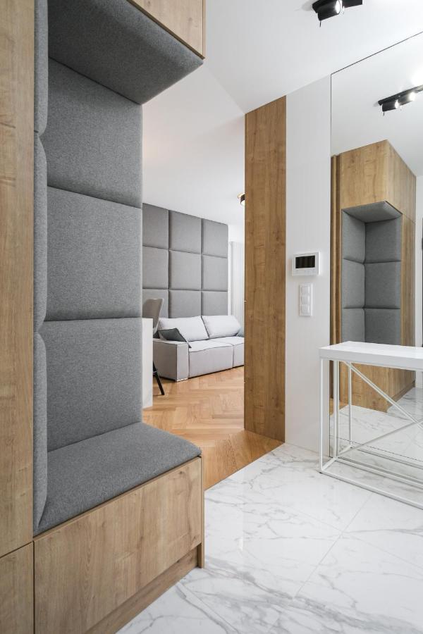 Luxury Apartments Mennica Residence - Golden Apartments - City Center 바르샤바 외부 사진