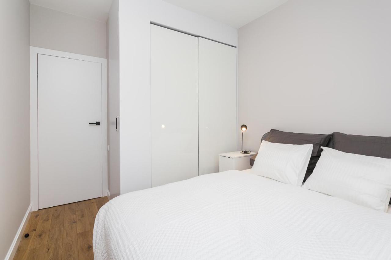Luxury Apartments Mennica Residence - Golden Apartments - City Center 바르샤바 외부 사진