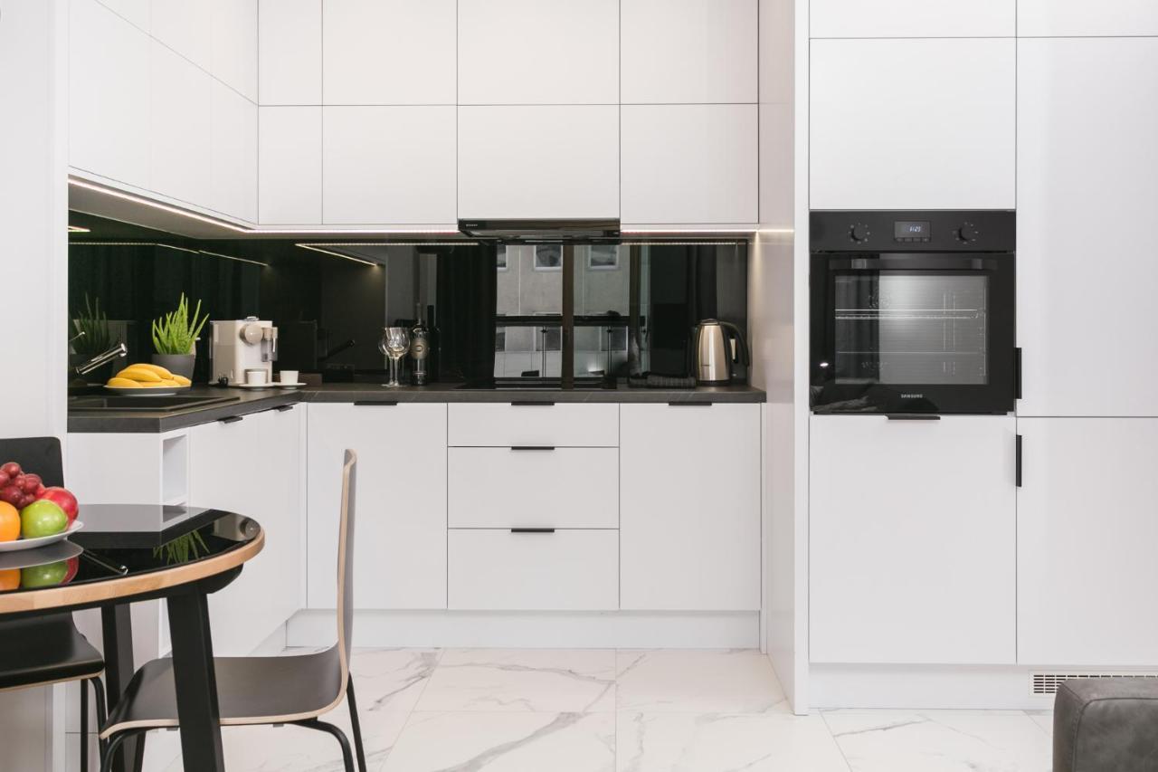 Luxury Apartments Mennica Residence - Golden Apartments - City Center 바르샤바 외부 사진
