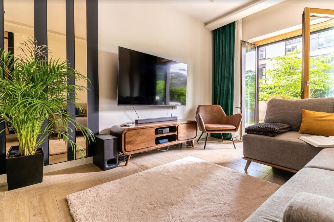 Luxury Apartments Mennica Residence - Golden Apartments - City Center 바르샤바 외부 사진