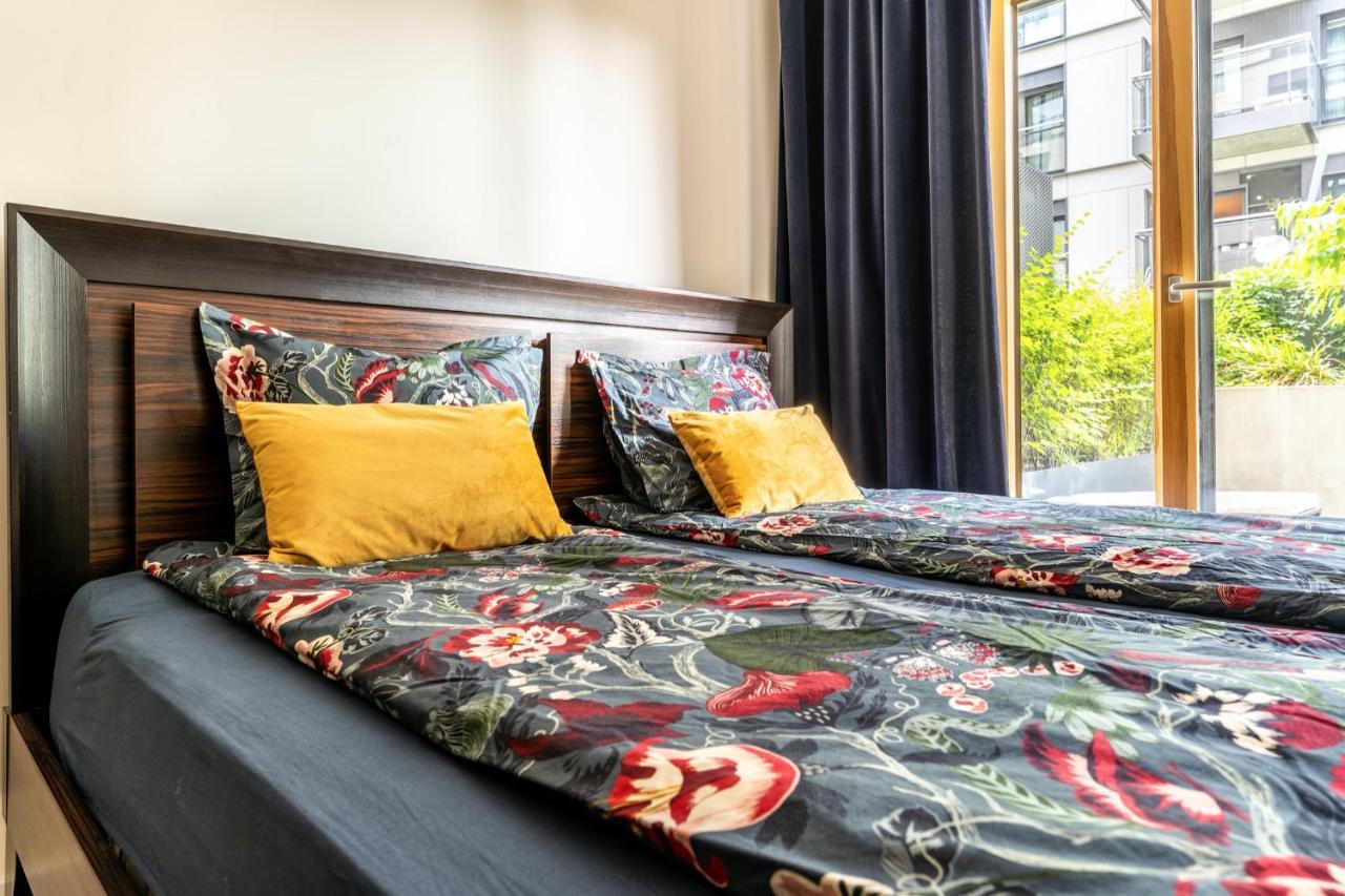Luxury Apartments Mennica Residence - Golden Apartments - City Center 바르샤바 외부 사진
